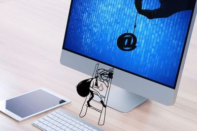 成年當天，能否踏入網吧？解讀互聯網上網服務的年齡規定